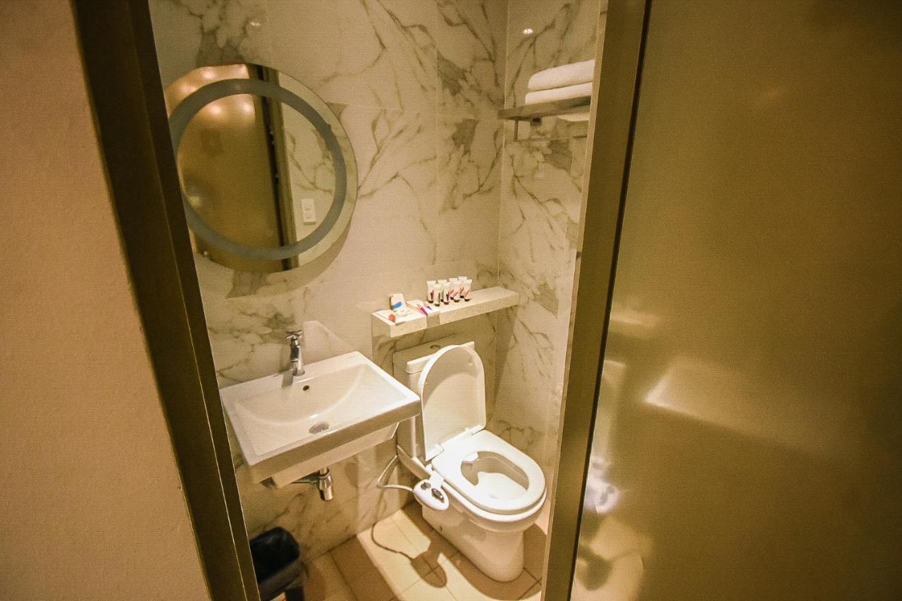 Skyloft Hotel Манила Экстерьер фото